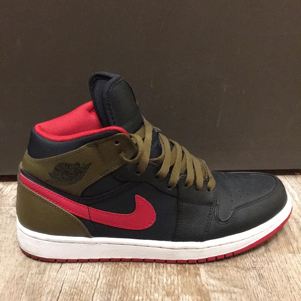 Nike Air Jordan Retro 1 Phat Mid Mens Size 9